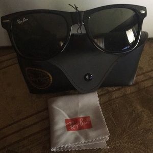 Ray- Ban Wayfarer Sunglasses